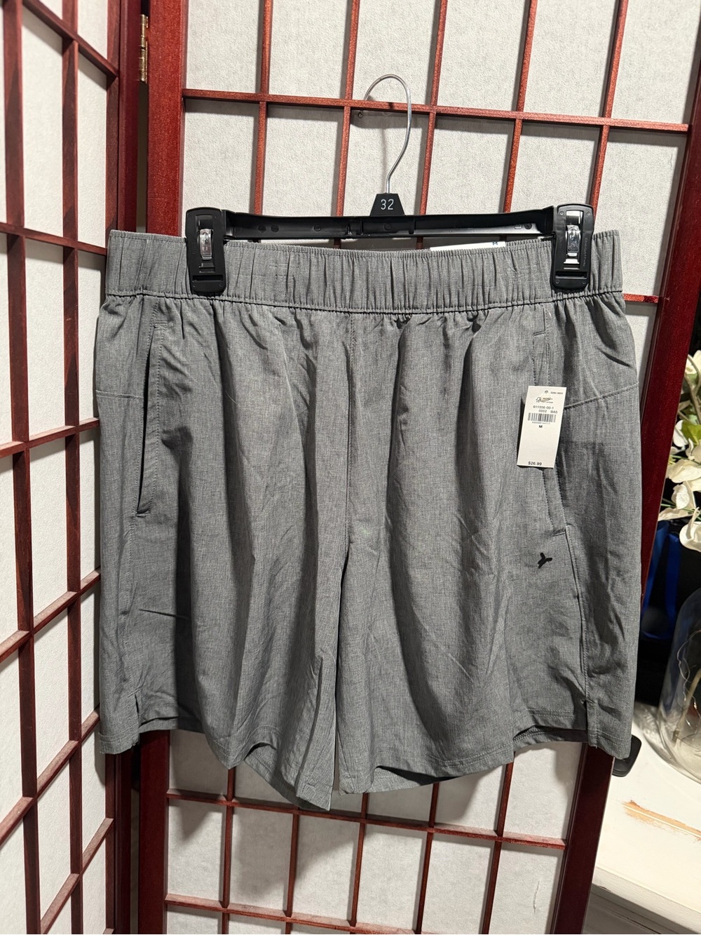 Old Navy Men's Grey Athletic Shorts - Size 32